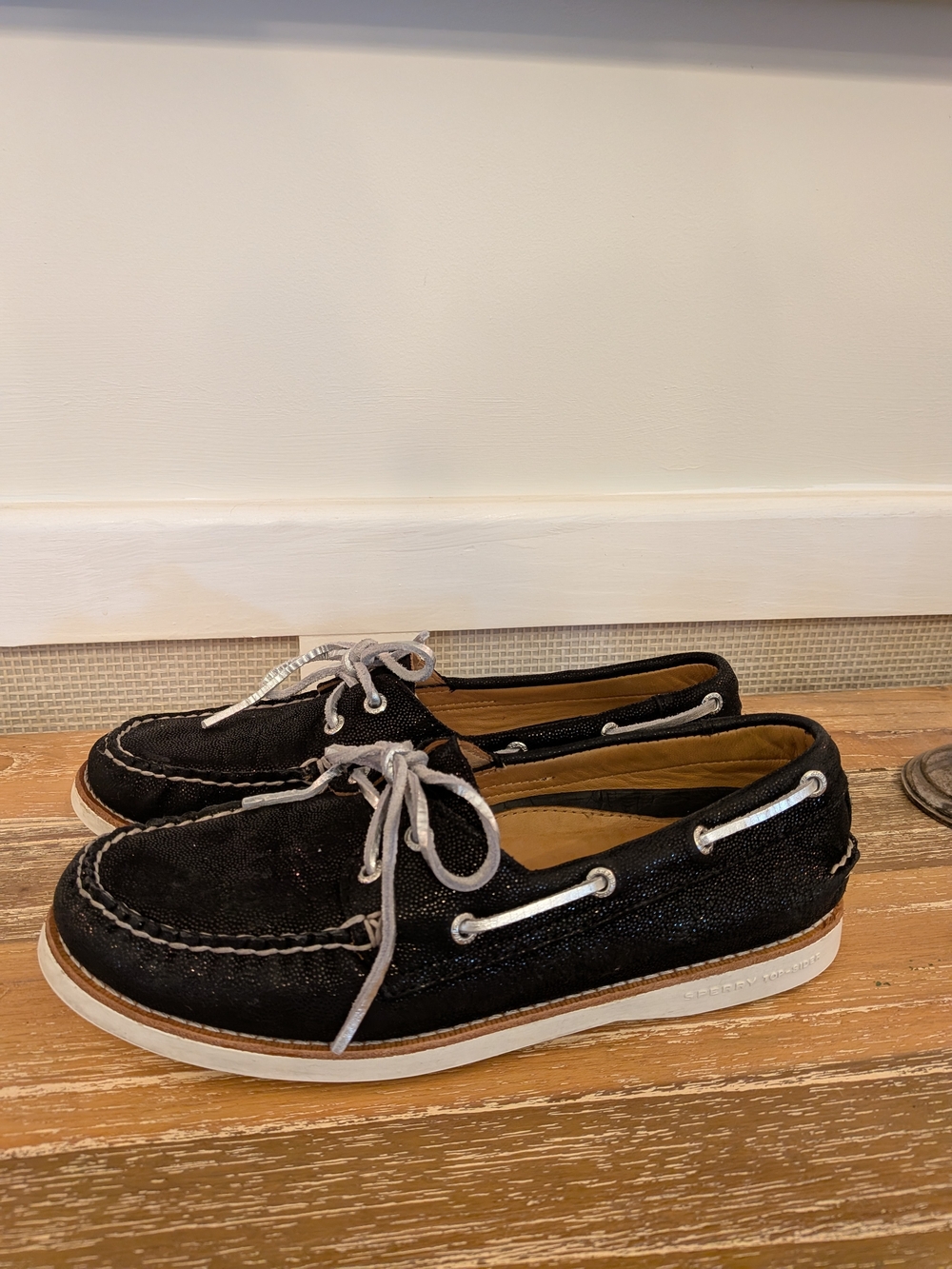 Sperry Women's Black Leather Boat Shoes. 8.5 (Gold Toe Edition) - Picture 2 of 10
